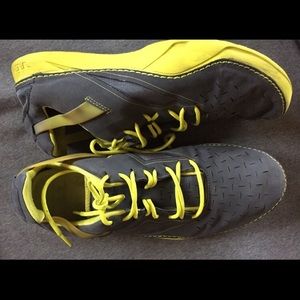 COPY - Reebok neon sneakers